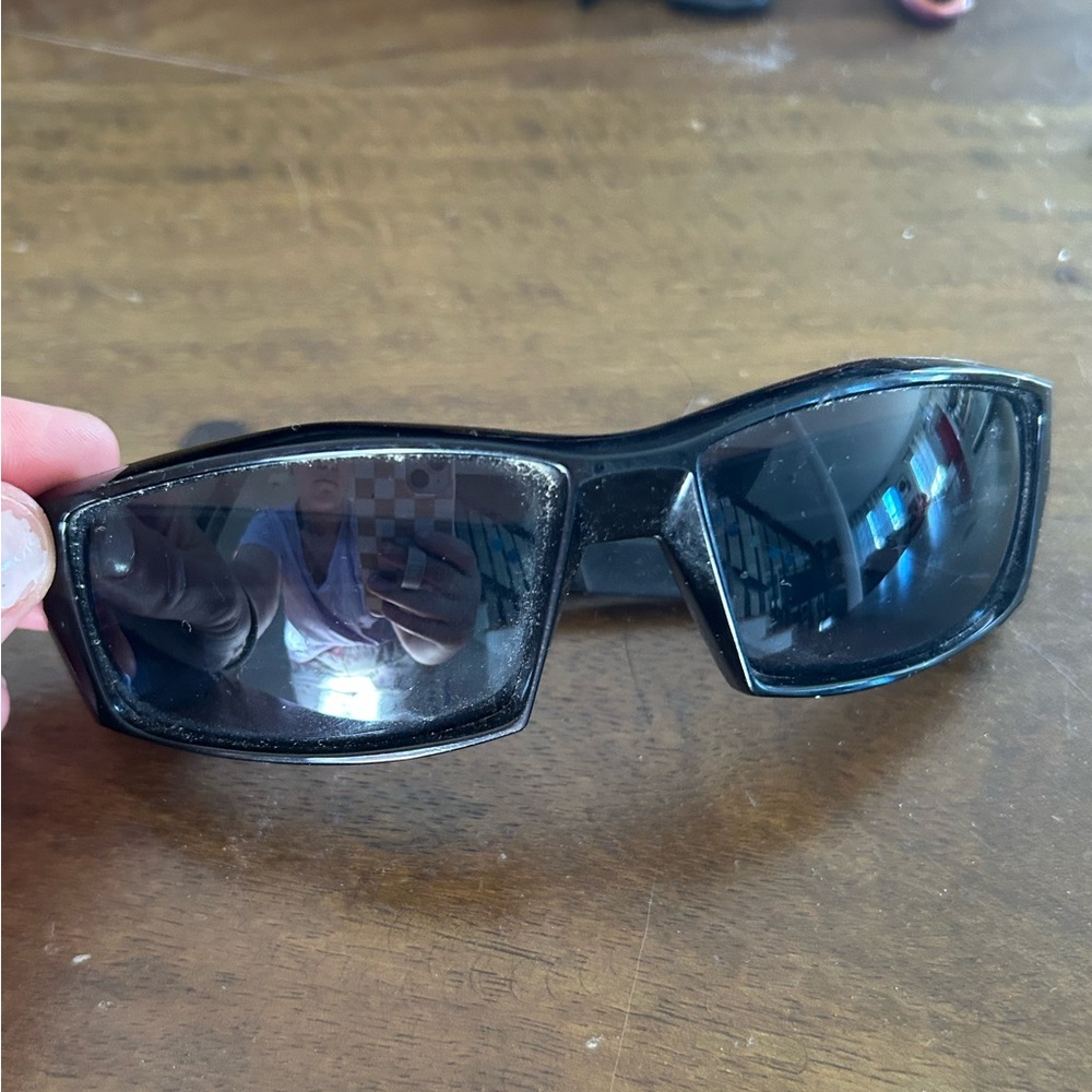Men’s Oakley sunglassess